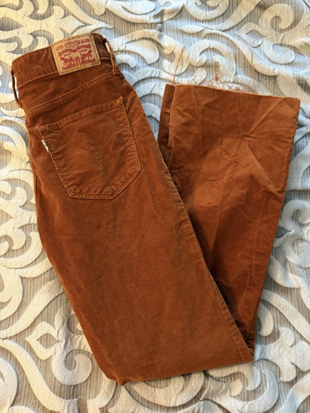 Levis 725 High Rise Bootcut Women 26 Brown Corduroy Pants Stretch Fall Bohemian